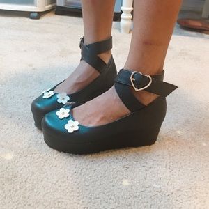 ❌SOLD❌ Tralala Kawaii Platform Heart Shoes 6.0 ✨